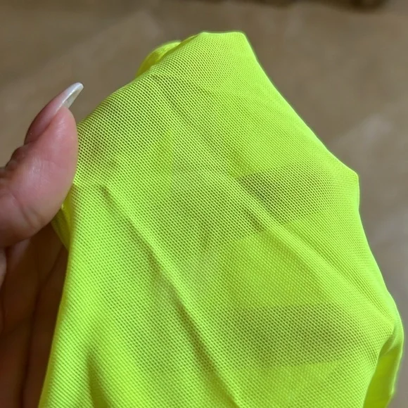 💕Cute Neon Cropped Tank Top💕 - Picture 3 of 3